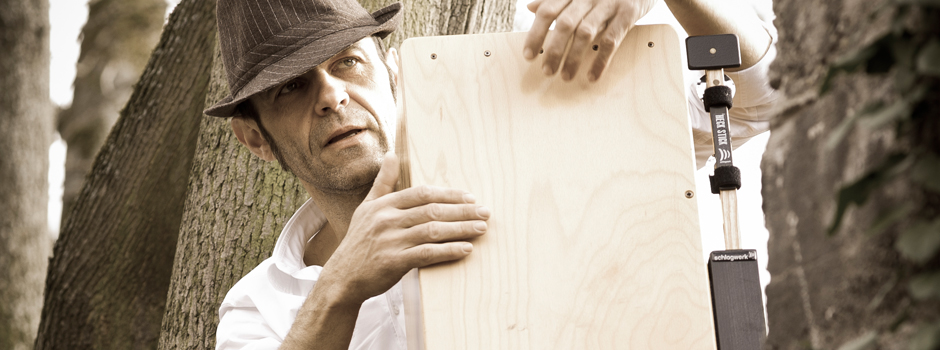 Cajón Marius Todor und die Cajon